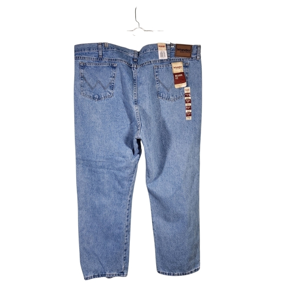 NWT Wrangler Rugged Ware Size 48x30 Relaxed Fit Mens Jeans